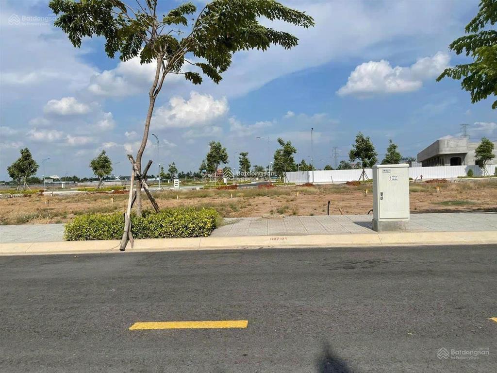 130m2 thổ cưngay sân bay long thànhchỉ từ 1tỷ6 là có đấtsổ sẵn2 mặt tiền. hỗ trợ vay tới 70%