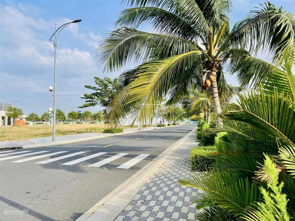 130m2 thổ cưngay sân bay long thànhchỉ từ 1tỷ6 là có đấtsổ sẵn2 mặt tiền. hỗ trợ vay tới 70%