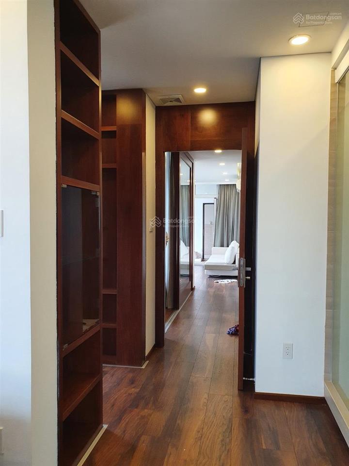 Bán gấp căn hộ riviera  point quận 7 .