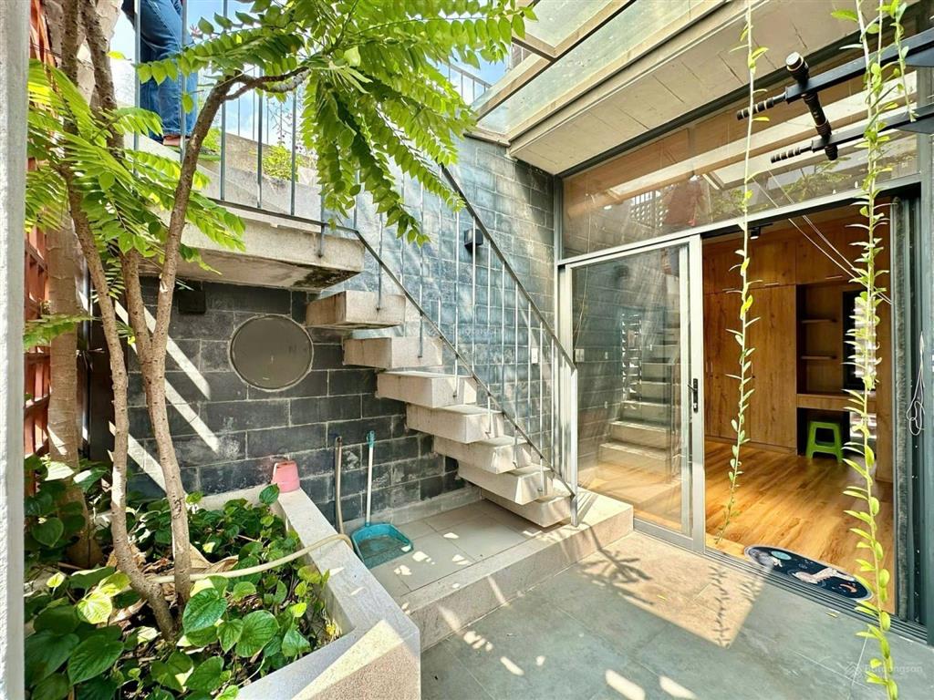 Bán nhà hẻm sát đường lớn nơ trang long dt 4.3x10m xây 2l st. 6.6 tỷ. thiết kế đẹp xây mới. shr