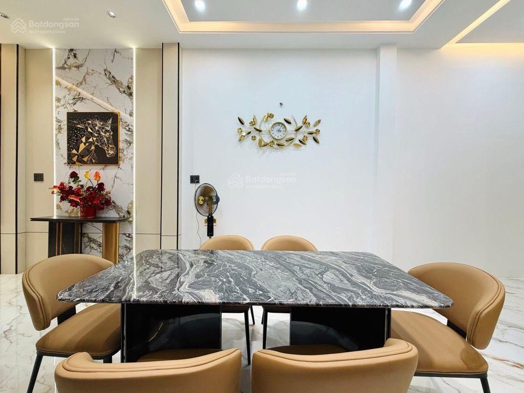 Nhà 4 tầng mặt tiền nguyễn duy cung,100m2,(4,3 x 24)4pn,4wc,sân thượng,có gara ô tô, chỉ có 11.99t