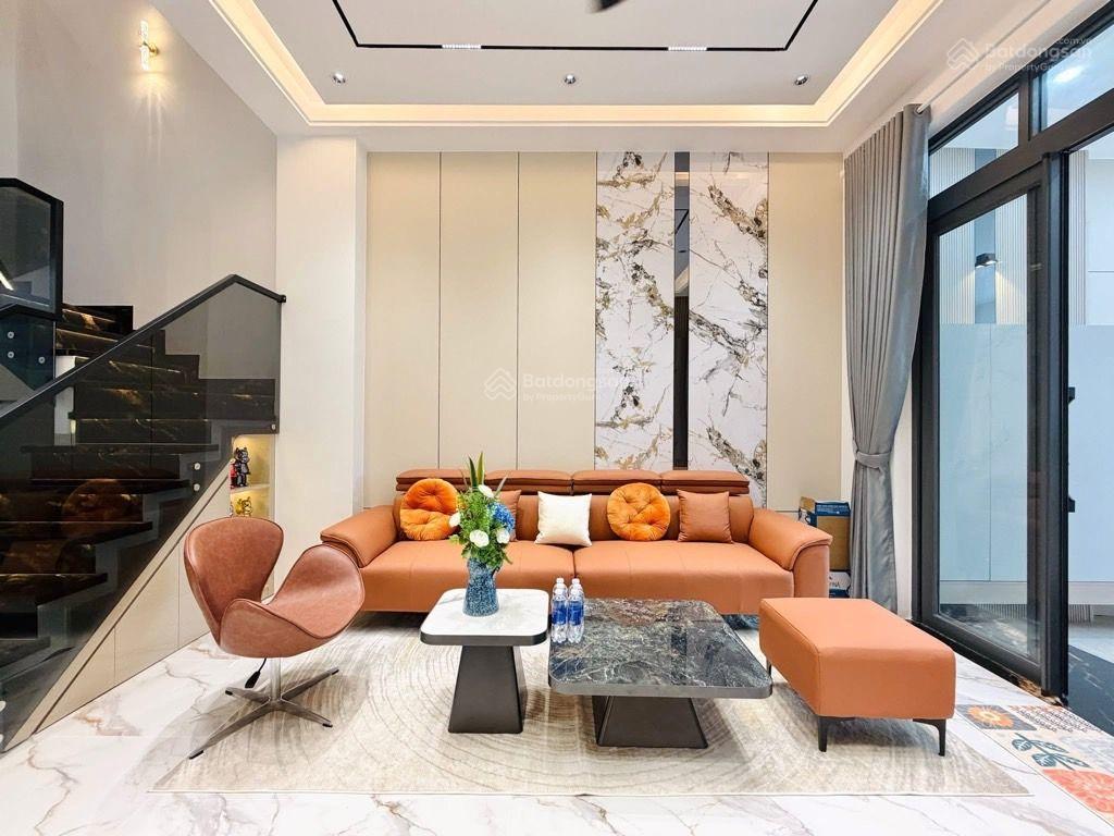 Nhà 4 tầng mặt tiền nguyễn duy cung,100m2,(4,3 x 24)4pn,4wc,sân thượng,có gara ô tô, chỉ có 11.99t