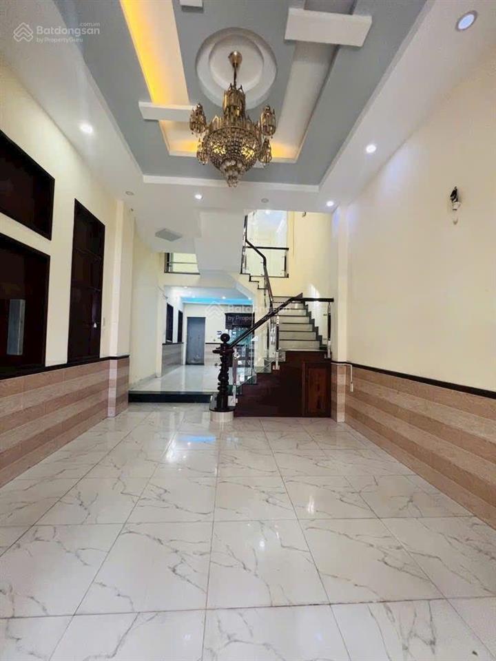 Bán nhà mặt tiền 4 tầng phạm văn chiêu,p14,gò vấp diện tích 60m2(4,2 x 15),4pn
giá bán 7,3 tỷ