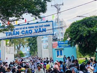 Đất cổng trường trần cao vân (4x23m) đường lớn 10m