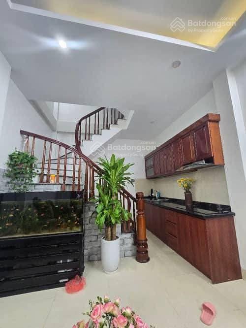 Nhà đình thôn 30 m2 x 5 tầng giá 9.1 tỷ mô tả + vị trí cực đẹp, gần tòa nhà keangnam nơi tập t