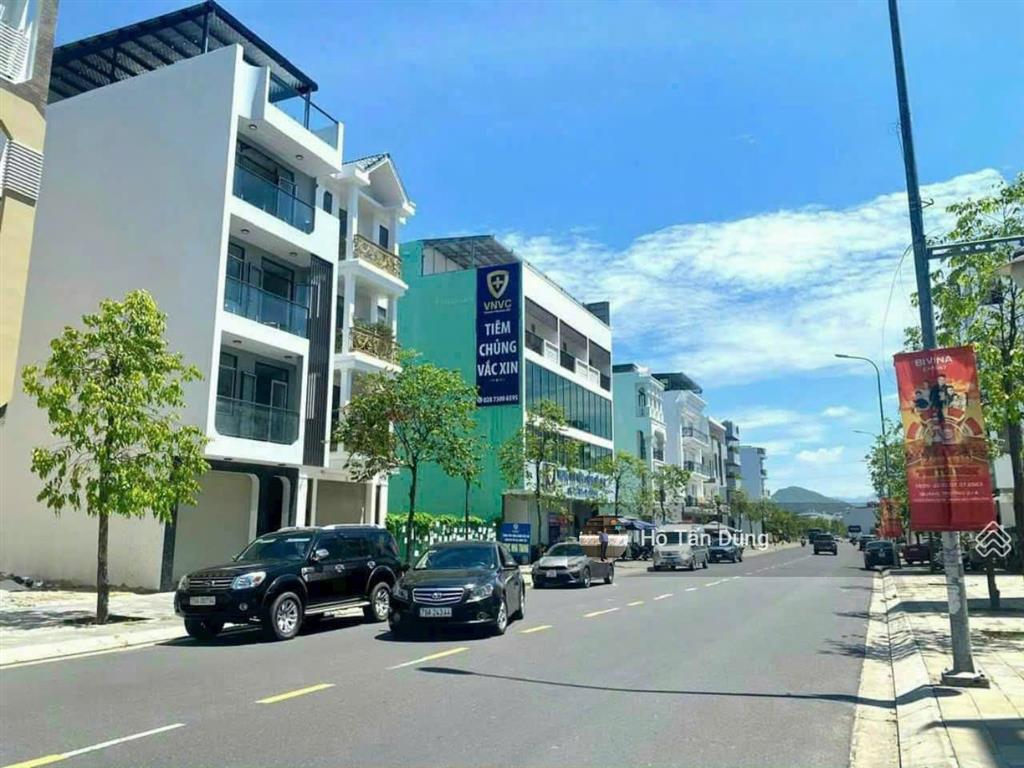 Bán lô đất mặt tiền đường thích quảng đức ( số 4 ) vcn phước long.  em dũng 0906 513 ***