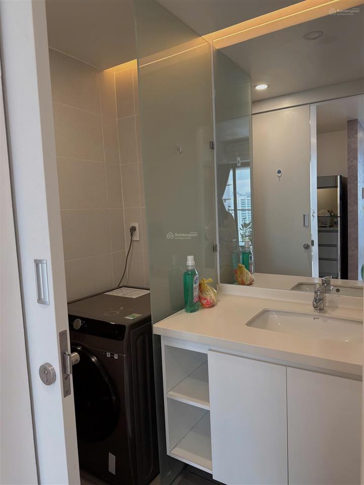 Cần tiền gấp nên bán nhanh căn hộ 2pn  diện tích 60m2