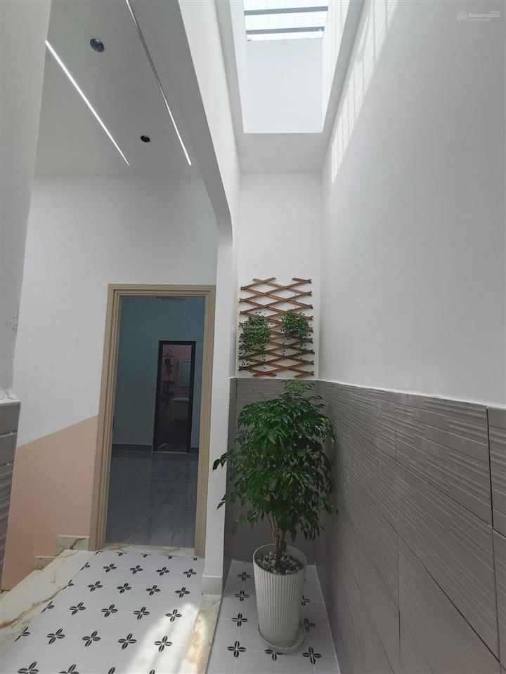 Nhà 2 tầng mới full nội thất gần aeon tân phú  dt 60m2  giá 5 tỷ 9 thương lượng   0985 576 ***