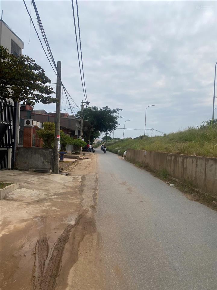 50m tổ 12 yên nghĩa mt 4,2m cách đường oto 100m