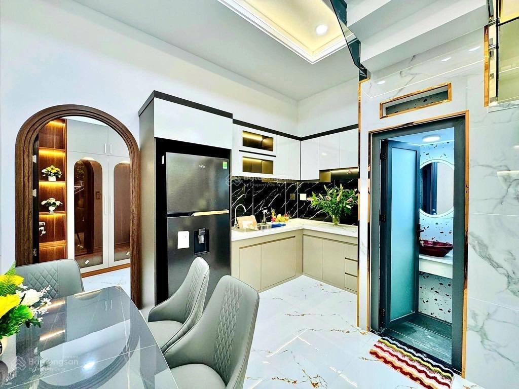 Nhà 2 tầng mặt tiền kinh doanh đường số 8, 42m2, chỉ 5t98.