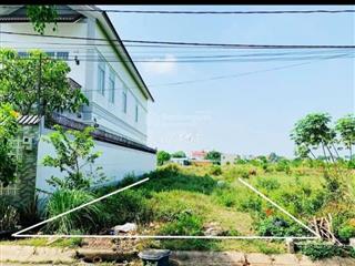 Chính chủ kẹt tiền bán gấp lô đất thổ cư 143m2, giá 700tr , sổ hồng riêng