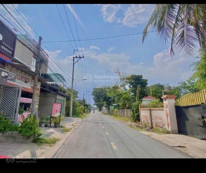 Chủ định cư nước ngoài bán lô đất thổ cư 100% ngay chợ việt kiều 114m2. giá 1 tỷ 6 , sổ hồng riêng