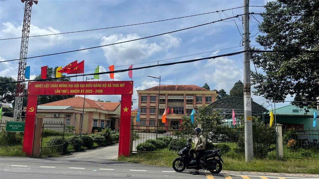 Bán đất 900tr mặt tiền đường nhựa cây trôm mỹ khánh, xã thái mỹ. dt 105m2, sổ hồng riêng