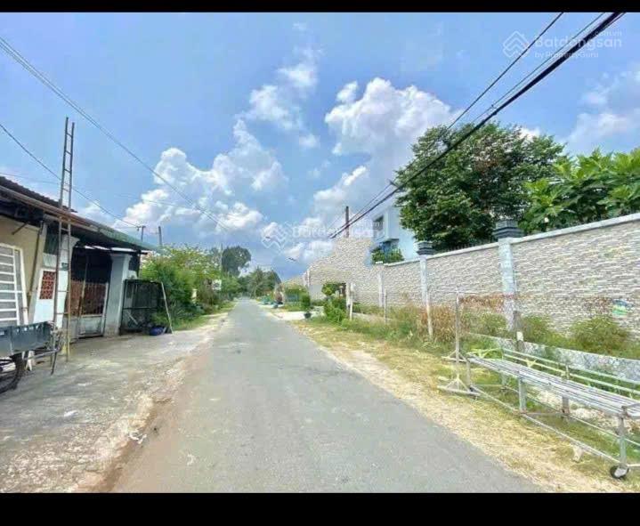 Bán đất 900tr mặt tiền đường nhựa cây trôm mỹ khánh, xã thái mỹ. dt 105m2, sổ hồng riêng