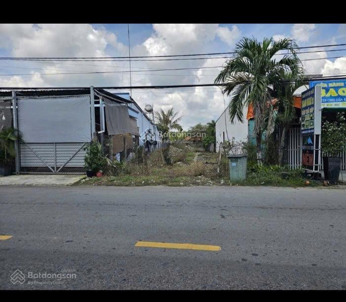 Bán đất mặt tiền đường thổ cư 100% đường ba sa , xã phước hiệp. dt 105m2, giá 900tr, sổ hồng riêng