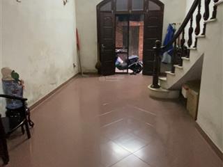 Cho thuê nhà nguyên căn tại ngách 299/56 đường hoàng mai, vào ở được luôn.