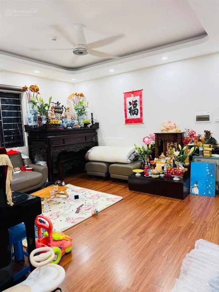 Căn hộ lô góc tầng trung phòng nào cũng có cửa sổ mặt phố bùi xương trạch 2pn 2wc giá 5,75 tỷ