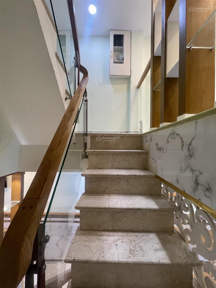 Nhà đẹp chơ hoa hồ thị kỷ trung tâm chợ hoa sài thành 5 tầng ở ngay  chỉ 7,88 tỷ.