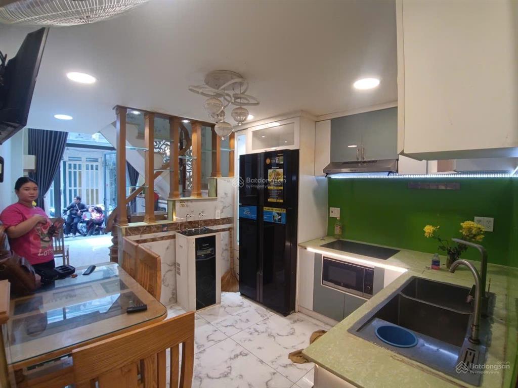 Nhà đẹp chơ hoa hồ thị kỷ trung tâm chợ hoa sài thành 5 tầng ở ngay  chỉ 7,88 tỷ.