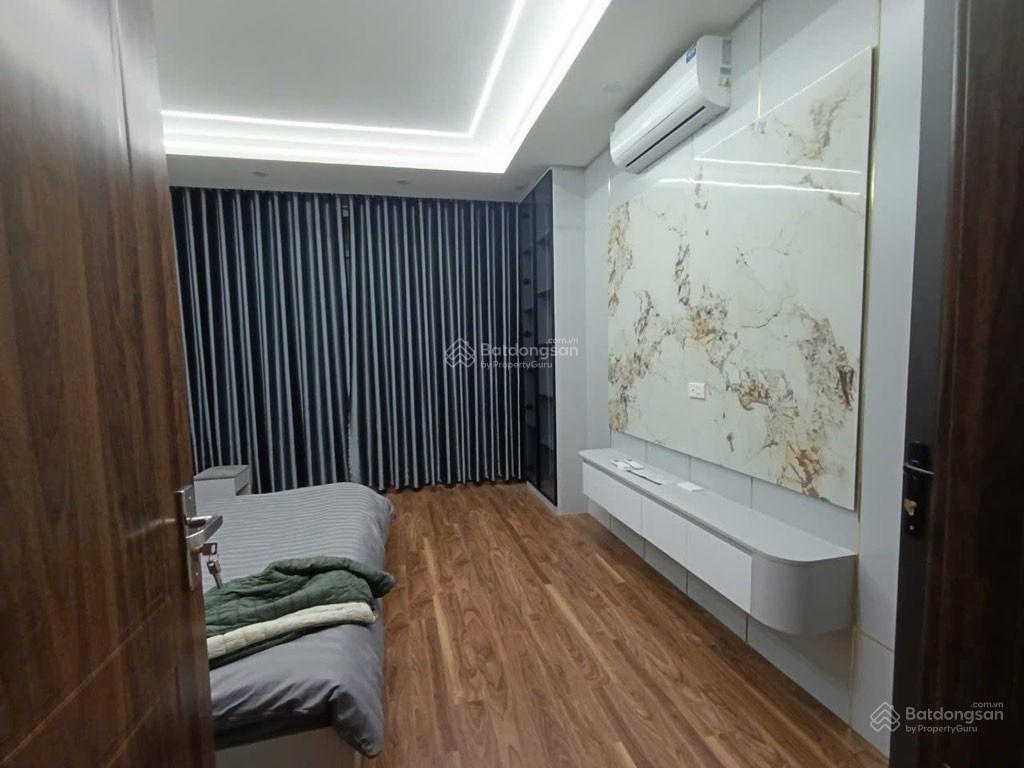 Hơn 8 tỷ nhà mới 5 tầng full nội thất mới tinh. nhà phố hồ tùng mậu  ngã tư cầu vượt mai dịch