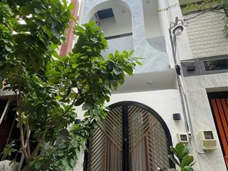 Nhà đẹp, 52m2, 3 tầng, 5.2 tỷ, full nội thất, phạm văn bạch, p. 15, tân bình, gần sân bay