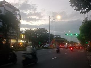 Bán nhà 2 tầng mặt tiền kinh doanh