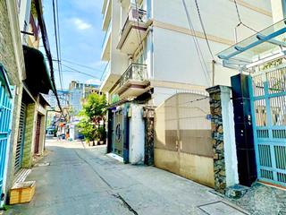 Cần bán gấp nhà gần trung tâm q1 05phút  hướng chính đông