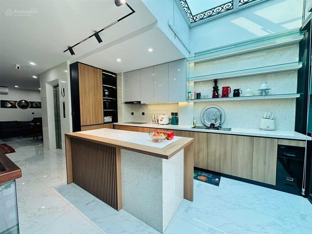 Gia đình cần bán gấp  nhà đối diện kđt thanh hà 67.5m (4.5x15m)  chỉ 13 tỷ  thương lượng mạnh