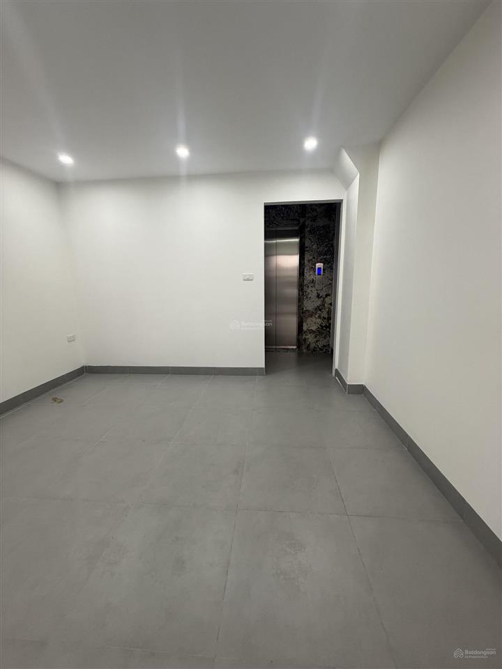 Căn duy nhất  kinh doanh đỉnh nóc  7 tầng thang máy  gara 2 ô tô  full nội thất xịn sò hiếm 102