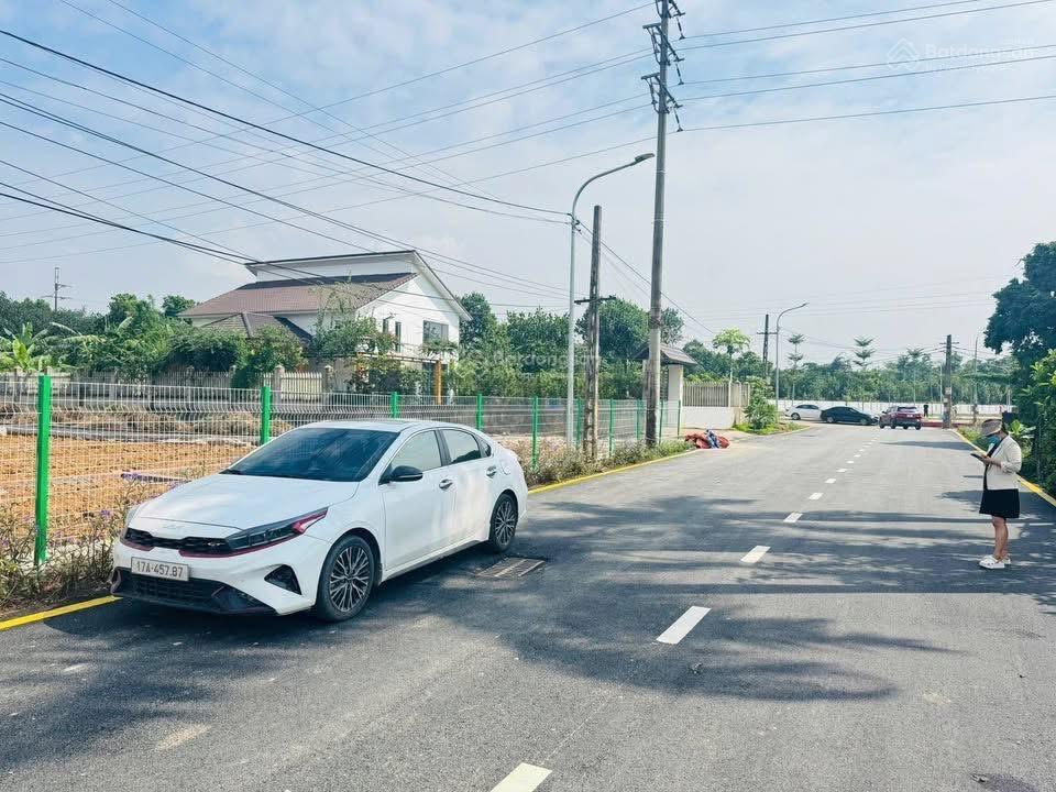 Siêu phẩm đất nền hai mặt tiền tại la gián hoà lạc.