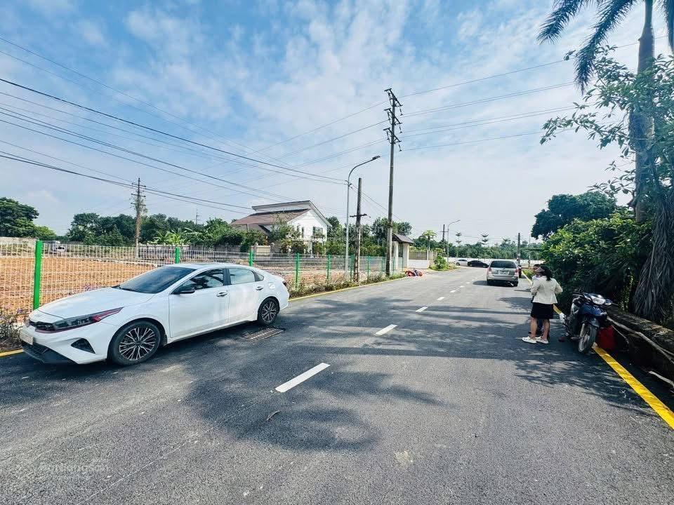 Siêu phẩm đất nền hai mặt tiền tại la gián hoà lạc.