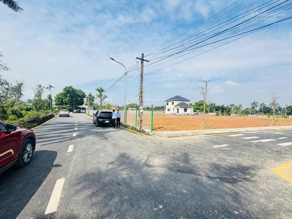 Siêu phẩm đất nền hai mặt tiền tại la gián hoà lạc.