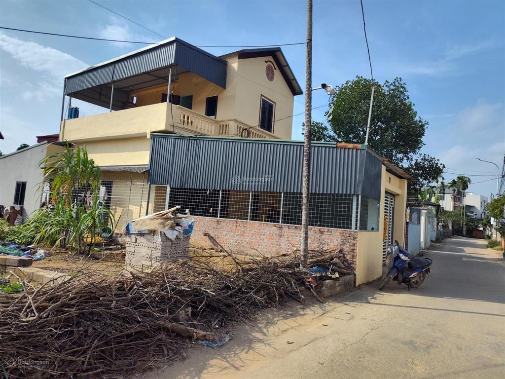 Trung tâm xã vân phúc. gần trường cấp 1. 2. gần trạm y tế . gần trường mầm non. đường ô tô tránh.