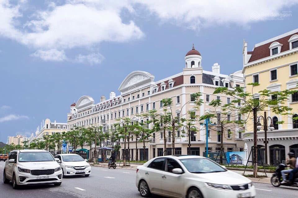 Bán nhanh shophouse châu âu 5 tầng mặt ngoài đường hạ long đang chạy ks khách mua chỉ việc vận hành