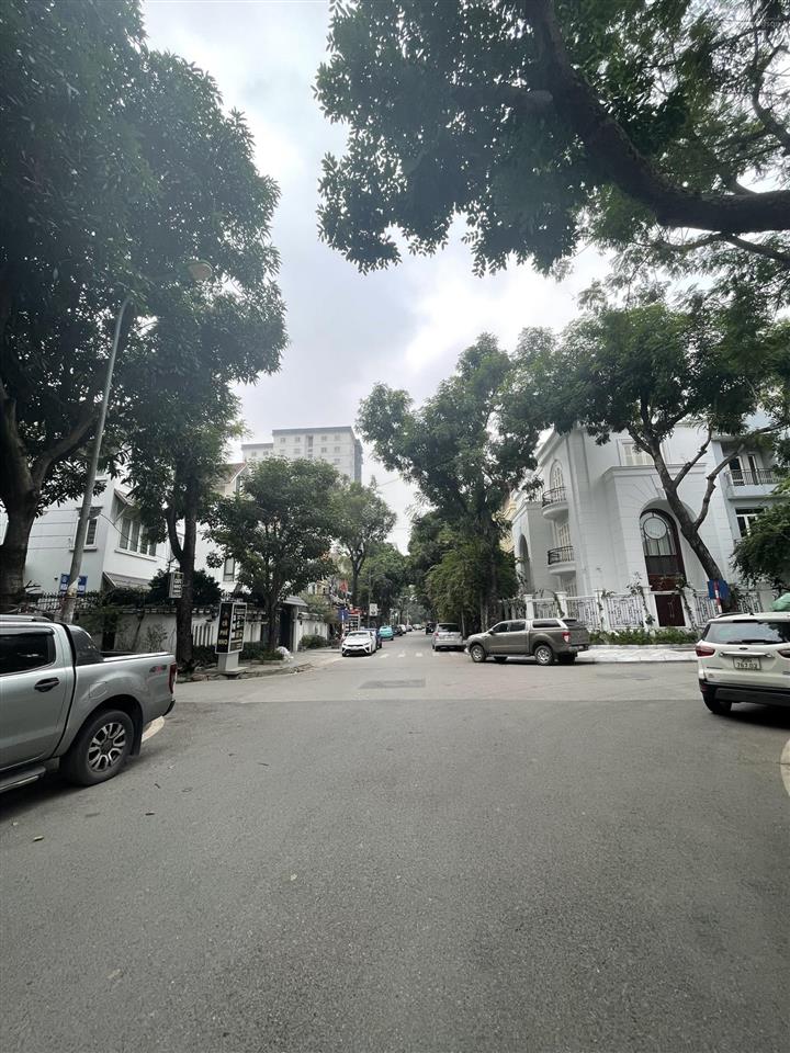 Bán siêu biệt thự lô góc 160m2 trung tâm nam từ liêmkhu dân cư vip đẳng cấp ít hàng bán.