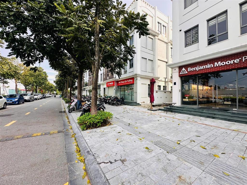 Căn hiếm the manor 1 cọc 1, full nội thất, miễn phí dịch vụ, an ninh 24/7 giá 23tr/th!