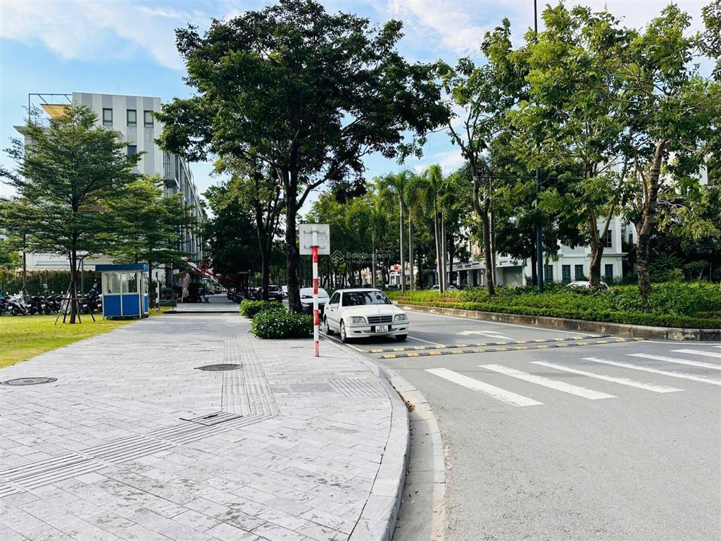 Căn hiếm the manor 1 cọc 1, full nội thất, miễn phí dịch vụ, an ninh 24/7 giá 23tr/th!