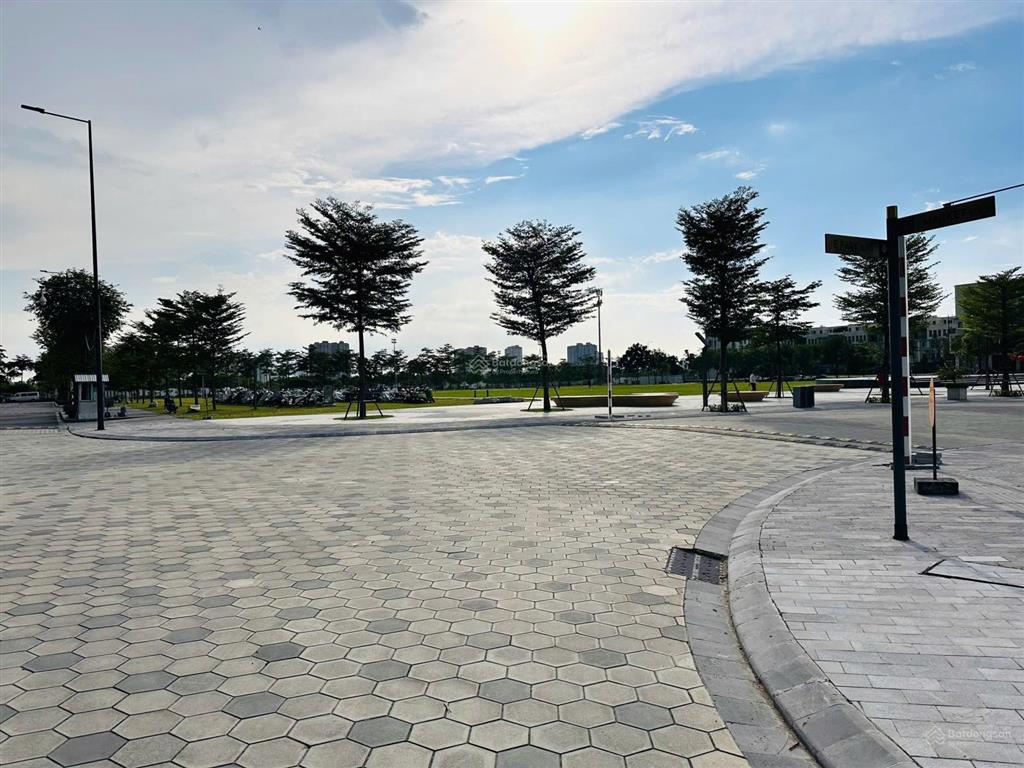 Căn hiếm the manor 1 cọc 1, full nội thất, miễn phí dịch vụ, an ninh 24/7 giá 23tr/th!