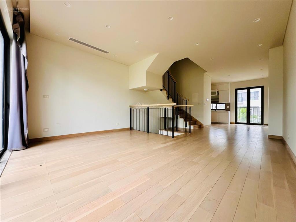 Căn hiếm the manor 1 cọc 1, full nội thất, miễn phí dịch vụ, an ninh 24/7 giá 23tr/th!