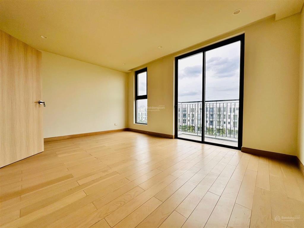 Căn hiếm the manor 1 cọc 1, full nội thất, miễn phí dịch vụ, an ninh 24/7 giá 23tr/th!