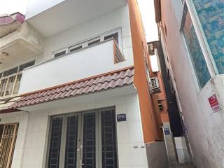Hẻm 3m đoàn văn bơ  3 tầng  tặng hết nội thất.