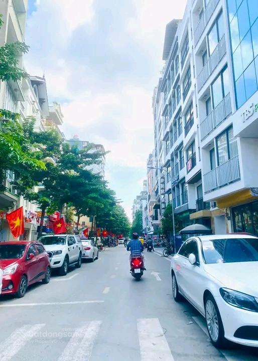 Bán đất mặt phố đỗ nhuận ngoại giao đoàn 126m2 mt 8.4m vỉa hè rộng kd đẹp giá hơn 50 tỷ