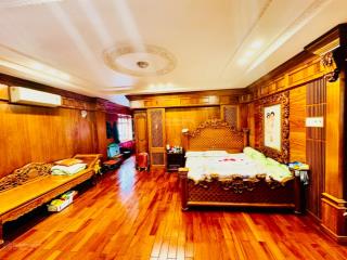 Bán nhà võ văn kiệt 268m2, 6 tầng  80 tỷ  biệt thự gỗ kinh doanh