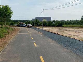 Chủ cần bán gấp lô đất 500m2(15*35) sẵn 300tc, ở minh thạch mặt tiền đường nhựa, chỉ 700tr sổ sẵn