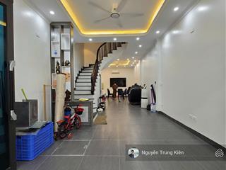 Bán nhà tại kiến hưng, 50m2 5 tầng 14,xtỷ .mặt đường oto vỉa hè sẵn ở + kinh doanh