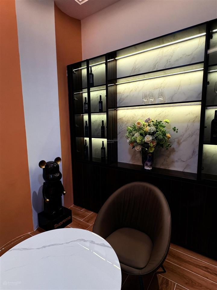 Chủ giảm mạnh 1 tỷ nhà mặt phố nguyễn duy cung, gò vấp, 11,9 tỷ, 95,5m2, view đẹp