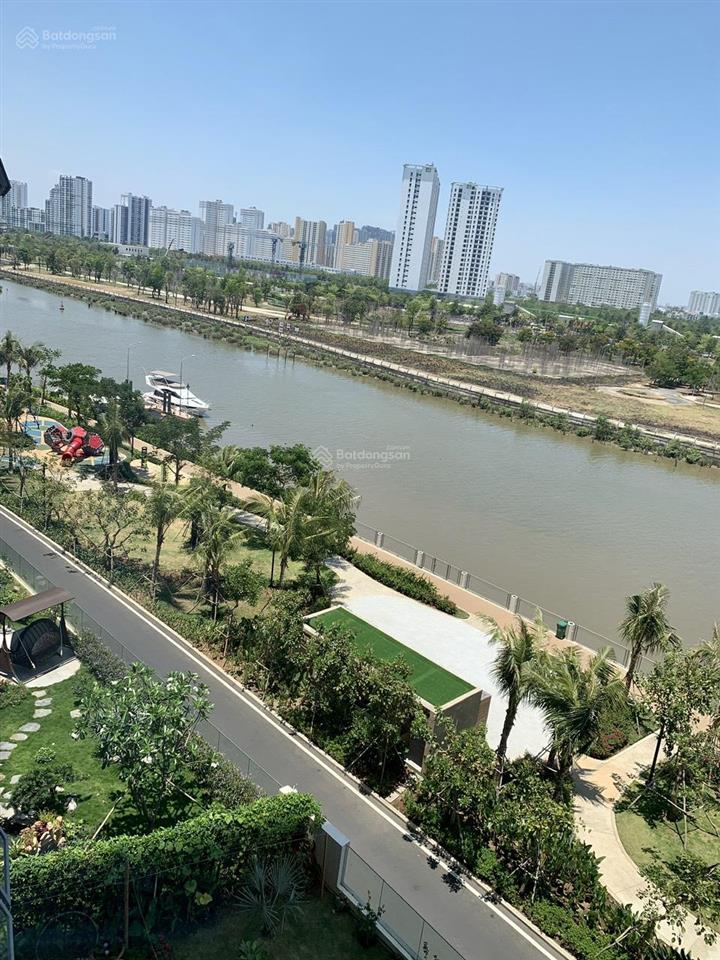 Giá tốt nhất bán 3pn, 124m2, 2 mặt full kính view sông cực đẹp và mát, 11,7 tỷ còn thương lượng