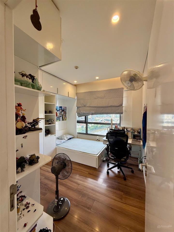 Chính chủ bán gấp căn 3pn tại đảo kim cương(còn thương lượng), căn góc full 2 mặt sông tuyệt đẹp