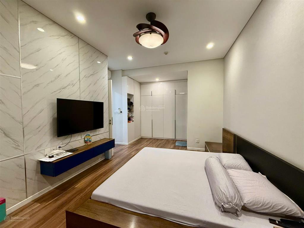 Chính chủ bán gấp căn 3pn tại đảo kim cương(còn thương lượng), căn góc full 2 mặt sông tuyệt đẹp