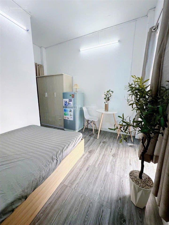 Ban công tách bếp máy giặt riêng ngay trung tâm quận 3